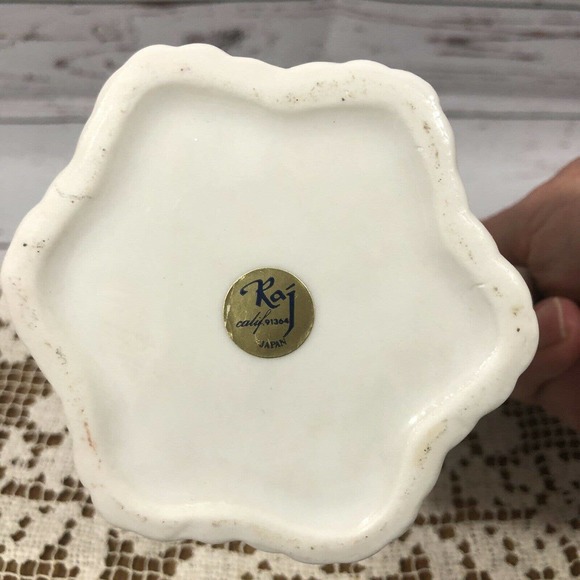 Raj Calif Porcelain Pitcher Signed Day Lily - Picture 7 of 9